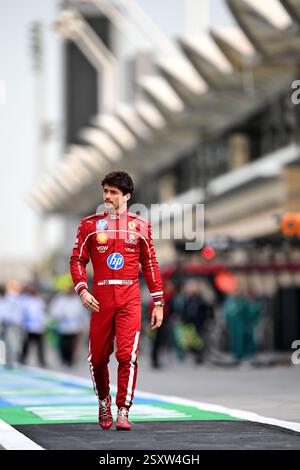 Sakhir, Bahrain. Februar 2025. Charles Leclerc (MON) Ferrari. 26.02.2025. Formel-1-Test, Sakhir, Bahrain, Tag 1. Quelle: James Moy/Alamy Live News Stockfoto