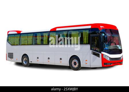 Komfortabler Touristenbus, internationaler Personenverkehr. Seitenansicht des weißen Personenbusses, isoliert auf weißem Hintergrund Stockfoto