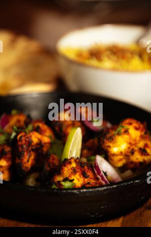 Eine Auswahl an traditionellen indischen Gerichten Stockfoto