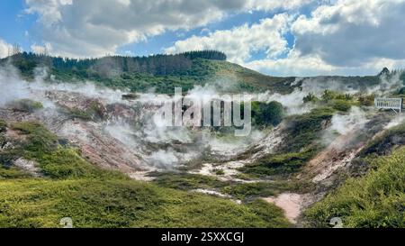 Krater des Mondes Thermalwanderung innerhalb der Taupo Vulkanzone Nordinsel Neuseeland Stockfoto