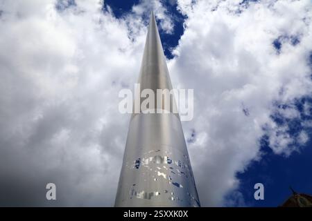 DUBLIN, IRLAND - 6. JULI 2024: Denkmal für den öffentlichen Raum von Dublin an der O'Connell Street, Northside von Dublin. Stockfoto