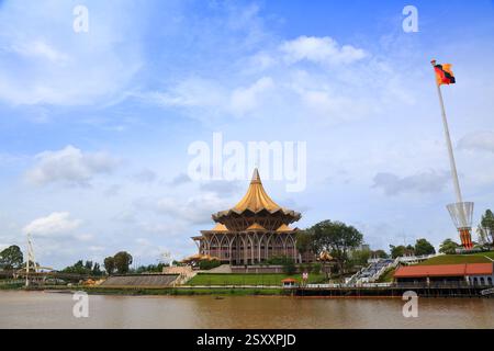 Neues Gebäude Der Legislative Assembly Sarawak. Regierungsgebäude im Petra Jaya District von Kuching, Sarawak, Malaysia. Stockfoto