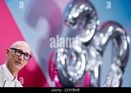 Telekom-Chef Timotheus Höttges bei der Deutschen Telekom AG für das Jahr 2024 in der Telekom-Zentrale in Bonn. Bonn, 26.02.2025 NRW Deutschland *** Vorstandsvorsitzender der Deutschen Telekom Timotheus Höttges bei der Deutschen Telekom AG für das Jahr 2024 am Hauptsitz der Telekom Bonn, 26 02 2025 NRW Deutschland Copyright: XChristophxHardtx Stockfoto