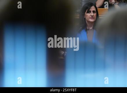 Hamburg, Deutschland. Februar 2025. Maryam Blumenthal, Landesvorsitzende des Bündnis 90/die Grünen Hamburg, spricht in der Plenarsitzung des Hamburger Rathauses während der letzten Sitzung des Hamburger Bundestages vor den Parlamentswahlen. Am 2. März wird in Hamburg ein neues parlament gewählt. Quelle: Marcus Brandt/dpa/Alamy Live News Stockfoto