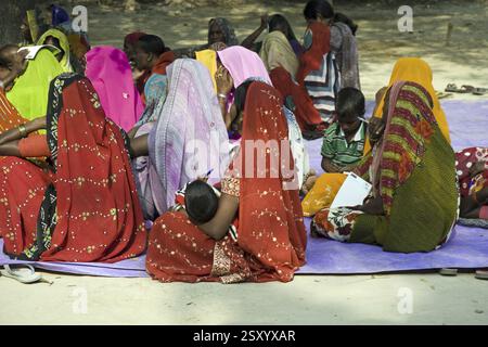 Frauengruppe Meeting für die ländliche Entwicklung Indien Stockfoto