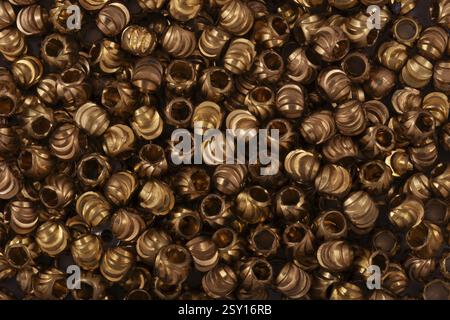 Goldene Perlen Nahaufnahme auf einem Hintergrund Stockfoto