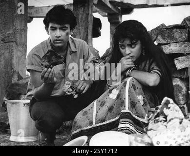 Indische hindi filmt Schauspieler und Schauspielerin juhi chawla und aamir khan, Indien, Asien, NOMR, Asien Stockfoto