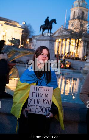 24.02.2025 . Am dritten Jahrestag des Krieges in der Ukraine findet auf dem Trafalgar-Platz eine Kundgebung statt . Stockfoto