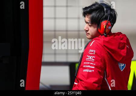Bahrain, Bahrain. Februar 2025. BAHRAIN, BAHRAIN - 26. FEBRUAR: Zhou Guanyu aus China und Scuderia Ferrari während des ersten F1-Tests auf dem Bahrain International Circuit am 26. Februar 2025 in Bahrain. (Foto: Qian Jun/MB Media) Credit: MB Media Solutions/Alamy Live News Stockfoto