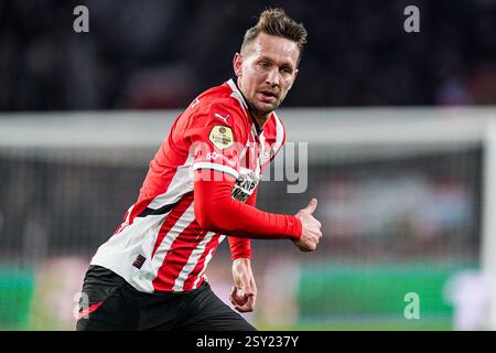 Eindhoven, Niederlande. Februar 2025. EINDHOVEN, NIEDERLANDE - 26. FEBRUAR: Luuk de Jong von PSV sieht beim niederländischen TOTO KNVB Beker-Spiel zwischen PSV und Go Ahead Eagles am 26. Februar 2025 im Philips Stadion in Eindhoven, Niederlande, an. (Foto von Joris Verwijst/Orange Pictures) Credit: Orange Pics BV/Alamy Live News Stockfoto