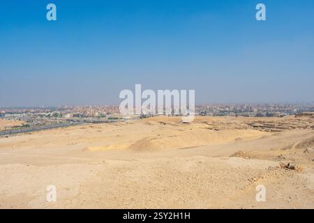 Blick auf den Slum in der Altstadt von Kairo, Ägypten. Smog über der Stadt Stockfoto