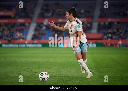 VALENCIA, SPANIEN - 21. FEBRUAR: Leila Ouahabi aus Spanien beim Spiel der UEFA Women's Nations League 2024/25 Grp A3 MD1 zwischen Spanien und Belgien in Est Stockfoto