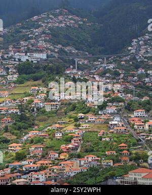 "Nonnen-Tal" das Dorf Curral das Freiras liegt im tiefen steilen Tal Madeira Portugal. Stockfoto