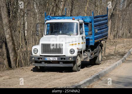 Chisinau, Moldau, 24. Februar 2025: GAZ-3307 (GAZ-3309) Gazon Stockfoto