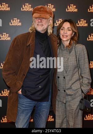Sir Bob Geldof und Jeanne Marine kommen bei der Pressenacht „The Last Laugh“ im Noel Coward Theatre in London an. UK. Mittwoch, 26. Februar 2025. Stockfoto