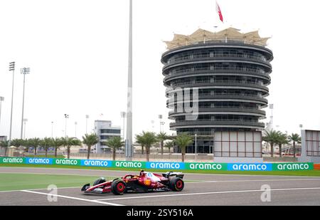Ferrari-Fahrer Lewis Hamilton am zweiten Tag der Vorsaisontests auf dem Bahrain International Circuit in Sakhir. Bilddatum: Donnerstag, 27. Februar 2025. Stockfoto