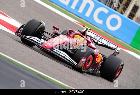 Ferrari-Fahrer Lewis Hamilton am zweiten Tag der Vorsaisontests auf dem Bahrain International Circuit in Sakhir. Bilddatum: Donnerstag, 27. Februar 2025. Stockfoto