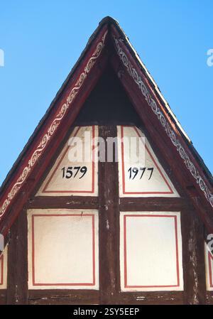 Altes Fachwerkhaus aus den Jahren 1579 und 1977 in der Altstadt von Bacharach am Rhein, UNESCO-Weltkulturerbe Oberes Mittelrheintal, Deutschland, R Stockfoto