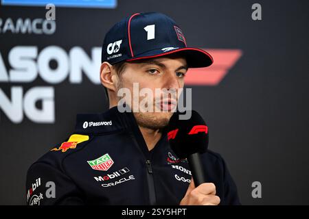 Sakhir, Bahrain. Februar 2025. Max Verstappen (NLD) Red Bull Racing auf der FIA Pressekonferenz. 27.02.2025. Formel-1-Test, Sakhir, Bahrain, Tag Zwei. Quelle: James Moy/Alamy Live News Stockfoto