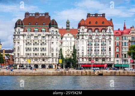 Jugendstilfassaden des Hotels Esplanade (links) und des Hotel Diplomat (rechts) am Strandvägen in Stockholm, Schweden. Stockfoto