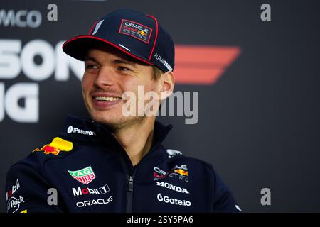 Red Bull-Fahrer Max Verstappen am zweiten Tag der Vorsaisontests auf dem Bahrain International Circuit, Sakhir. Bilddatum: Donnerstag, 27. Februar 2025. Stockfoto