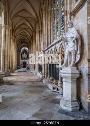Das Bild zeigt das Innere der beeindruckenden gotischen Architektur des Beverley Minster, auch bekannt als die Pfarrkirche St. John und St. Martin aus diesem Datum Stockfoto