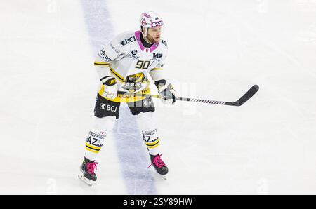 Kloten, Schweiz, 24. Januar 2025: #90 Jannik Fischer, Verteidiger HC Ajoie. (Foto: Andreas Haas/dieBildmanufaktur) Stockfoto