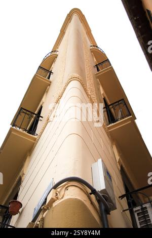 Valencia, Spanien - 26. Dezember 2024: Eigentümlicher Bau im Stadtteil El Carmen der Stadt Valencia Stockfoto