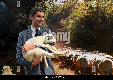 Paris, Frankreich. Februar 2025. Ehemaliger Premierminister Gabriel Attal auf dem Salon de l'Agriculture 2025, Porte de Versailles, Paris, 27. Februar 2025. - 27/02/2025 - Frankreich/Ile-de-France (Region)/Paris - julien mattia/Agence Credit: LE PICTORIUM/Alamy Live News Stockfoto