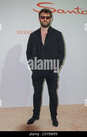 Mailand, Italien. Februar 2025. Mailand, Mailand Damen Fashion Week: Herbst/Winter 2025/26 - Damenmode, Herbst/Winter 2025/26 - Abendessen zum 50. Jahrestag von Santoni - Gäste auf dem Foto: Alex Pettyfer Credit: Independent Photo Agency/Alamy Live News Stockfoto