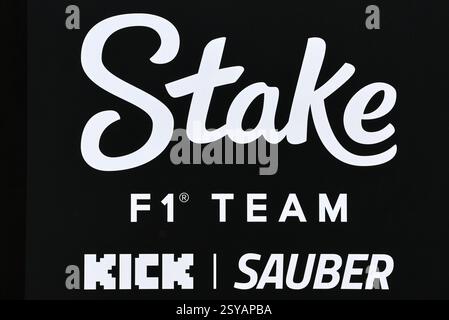 Sakhir, Bahrain. Februar 2025. Sauber-Logo. 28.02.2025. Formel-1-Test, Sakhir, Bahrain, Tag Drei. Das Foto sollte lauten: XPB/Alamy Live News. Stockfoto