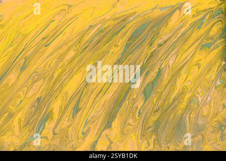Dynamische abstrakte Acrylmalerei mit gelben und blauen wirbelnden Mustern, die einen fließenden und lebendigen visuellen Effekt erzeugen. Perfekt für moderne Kunst und Stockfoto