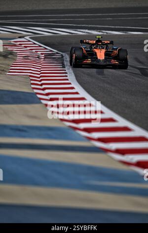 Sakhir, Bahrain. Februar 2025. Lando Norris (GBR) McLaren MCL39. 28.02.2025. Formel-1-Test, Sakhir, Bahrain, Tag Drei. Quelle: James Moy/Alamy Live News Stockfoto