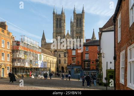 Blick auf die Kathedrale in Castle Hill, Stadt Lincoln, Lincolnshire, England, Großbritannien Stockfoto