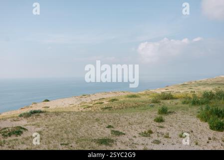 Sandwege und Sommerhimmel über den Großen Seen Stockfoto