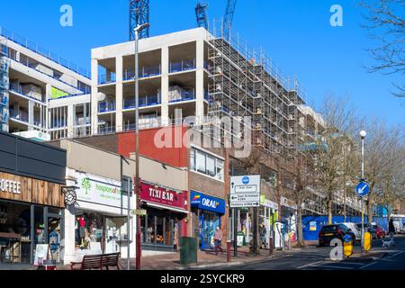 Bauarbeiten am Paramount Place am Gipfel der Mount Pleasant Road in Royal Tunbridge Wells. Früher war das abgebrochene ABC Cinema. Stockfoto