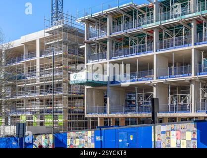 Bauarbeiten am Paramount Place am Gipfel der Mount Pleasant Road in Royal Tunbridge Wells. Früher war das abgebrochene ABC Cinema. Stockfoto