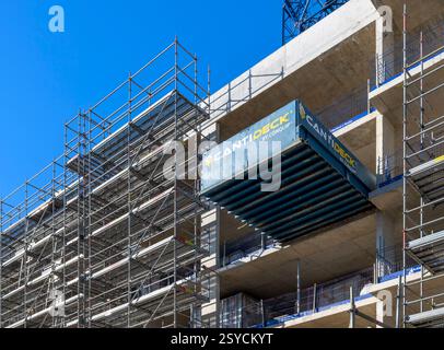 Bauarbeiten am Paramount Place am Gipfel der Mount Pleasant Road in Royal Tunbridge Wells. Früher war das abgebrochene ABC Cinema. Stockfoto