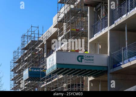 Bauarbeiten am Paramount Place am Gipfel der Mount Pleasant Road in Royal Tunbridge Wells. Früher war das abgebrochene ABC Cinema. Stockfoto