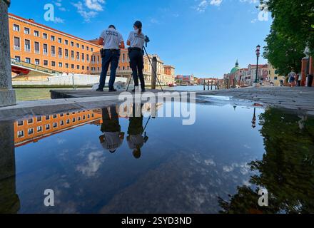Transportpolizei auf den Kanälen der Stadt. Venedig, Italien Stockfoto