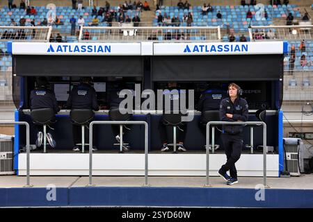 Sakhir, Bahrain. Februar 2025. Luke Browning (GBR) Atlassian Williams Racing Academy Fahrer. 28.02.2025. Formel-1-Test, Sakhir, Bahrain, Tag Drei. Das Foto sollte lauten: XPB/Alamy Live News. Stockfoto