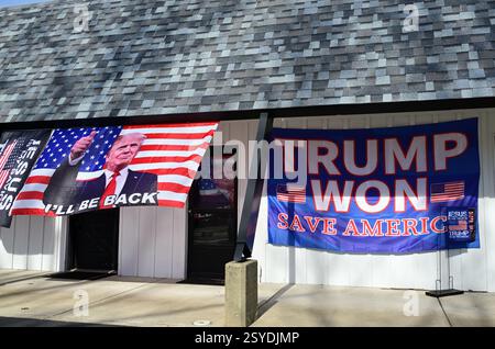 Somonouk, Illinois, USA. Ein Trump-Laden in einer kleinen Gemeinde im Norden von Illinois nach der Präsidentschaftswahl 2024. Stockfoto