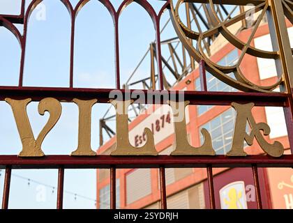 Birmingham, Großbritannien. Februar 2025. Eine allgemeine Außenansicht des Villa Park vor dem Spiel der fünften Runde des FA Cup im Villa Park, Birmingham. Der Bildnachweis sollte lauten: Cody Froggatt/Sportimage Credit: Sportimage Ltd/Alamy Live News Stockfoto