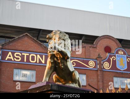 Birmingham, Großbritannien. Februar 2025. Eine allgemeine Außenansicht des Villa Park vor dem Spiel der fünften Runde des FA Cup im Villa Park, Birmingham. Der Bildnachweis sollte lauten: Cody Froggatt/Sportimage Credit: Sportimage Ltd/Alamy Live News Stockfoto