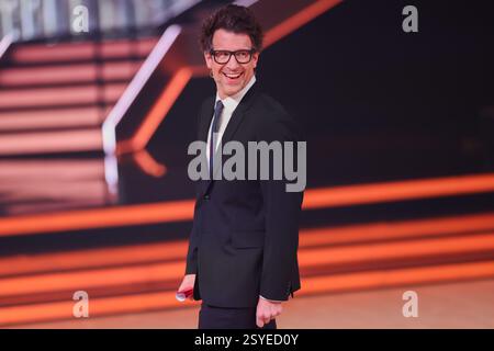 Köln, Deutschland. Februar 2025. Moderator Daniel Hartwich ist in der RTL-Tanzshow „Let's Dance“ im Koloneum vertreten. Quelle: Rolf Vennenbernd/dpa/Alamy Live News Stockfoto
