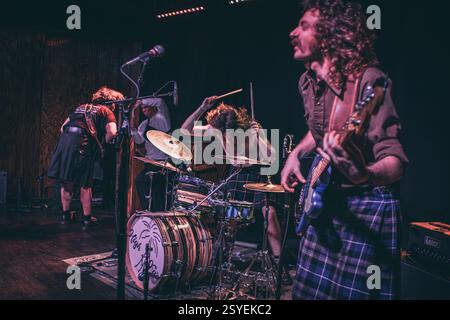 Richmond VA, USA, 24. Februar 2025, schottisches Trio High Fade, das in der Richmond Music Hall als Teil ihrer US-Tour auftrat, Credit: Ben Lahoussine/Alamy Stockfoto