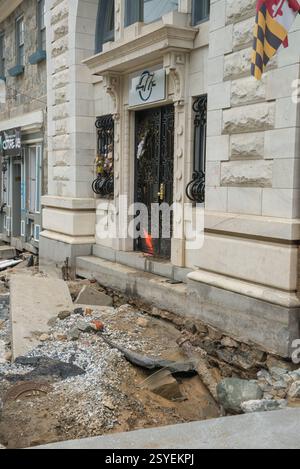 Shop on Main Street – 2016 wurde das Geschäft mit dem Namen Vintage Vault and Gallery in einer alten Bank erbaut. Stockfoto