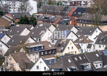 Wohnhäuser, Mehrfamilienhäuser, im Stadtteil Duisburg-Süd, Stadtteil Angerhausen, Nordrhein-Westfalen Stockfoto