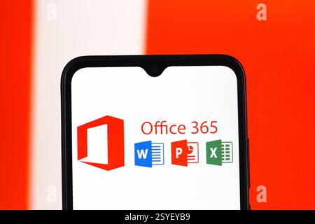 Kanada. Februar 2025. In dieser Abbildung wird das Microsoft Office 365-Logo auf einem Smartphone-Bildschirm angezeigt. (Credit Image: © Thomas Fuller/SOPA Images via ZUMA Press Wire) NUR REDAKTIONELLE VERWENDUNG! Nicht für kommerzielle ZWECKE! Stockfoto
