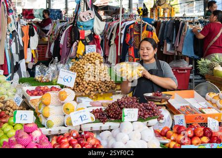 Frisches Obst und Gemüse auf dem neuen Naklua Food Market in Naklua City neben Pattaya City und Provinz Chonburi in Thailand, Thailand, Pattaya, Stockfoto